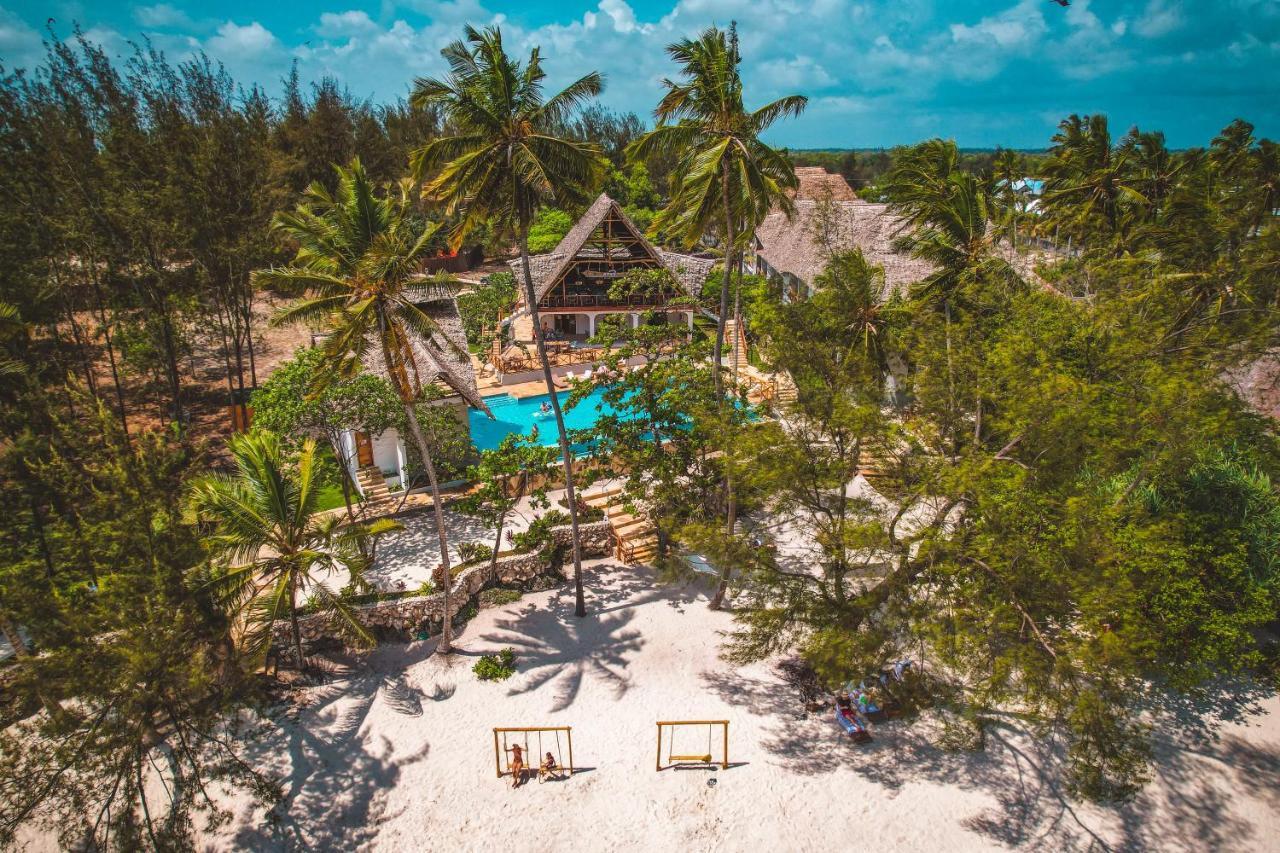 Zanzibella Hotel & Spa キウェンワ エクステリア 写真 Aerial view of the resort