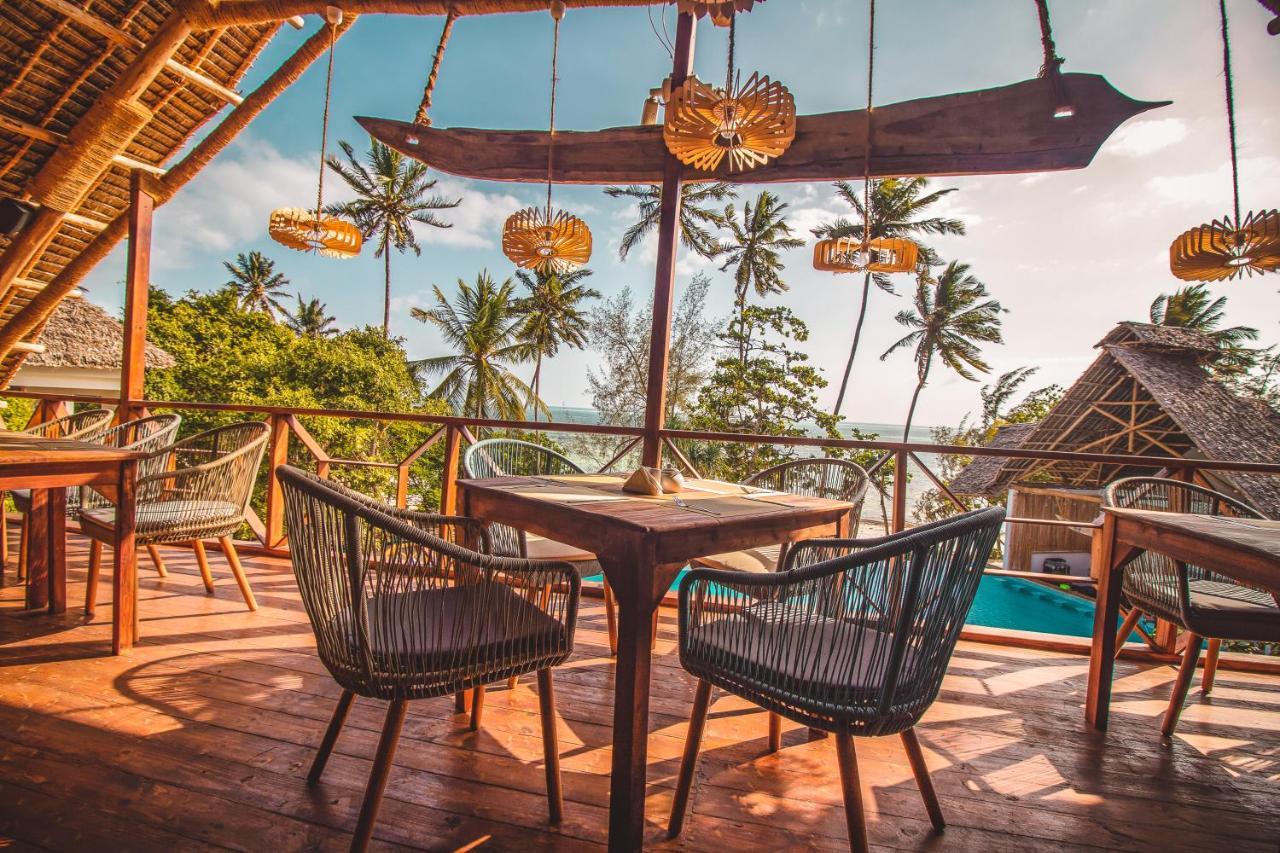 Zanzibella Hotel & Spa キウェンワ エクステリア 写真 The View Bar