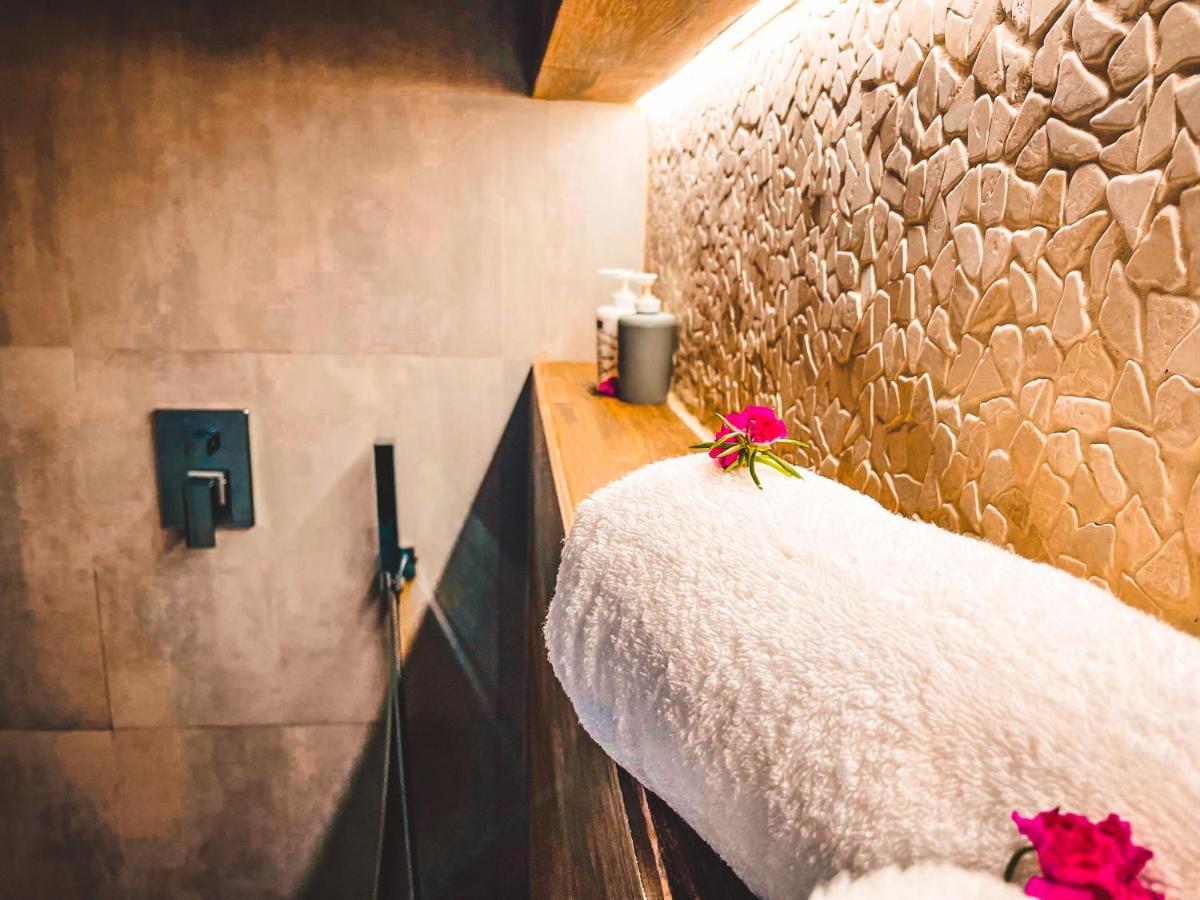 Zanzibella Hotel & Spa キウェンワ エクステリア 写真 Bathroom