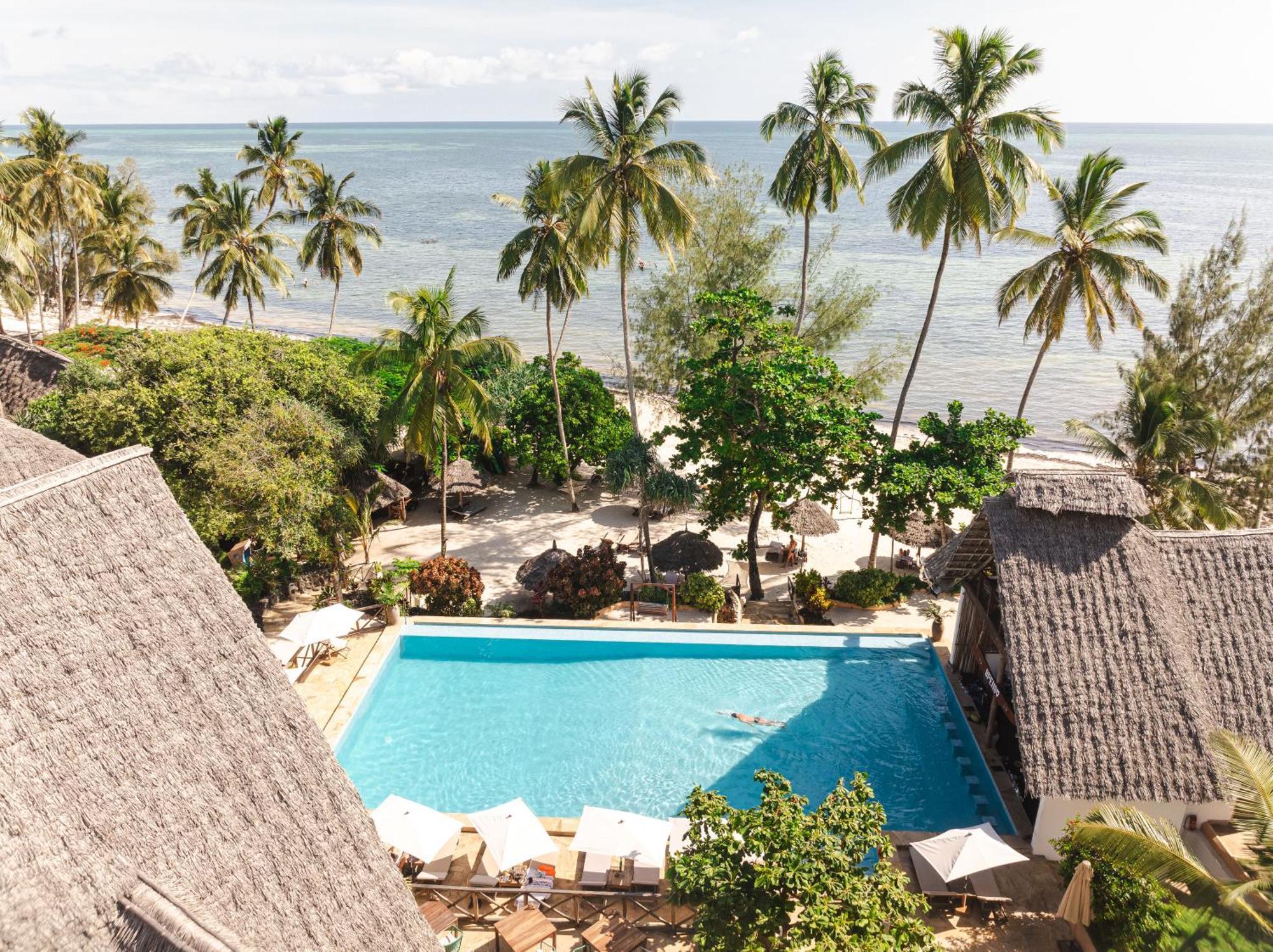 Zanzibella Hotel & Spa キウェンワ エクステリア 写真 View of the pool at the hotel