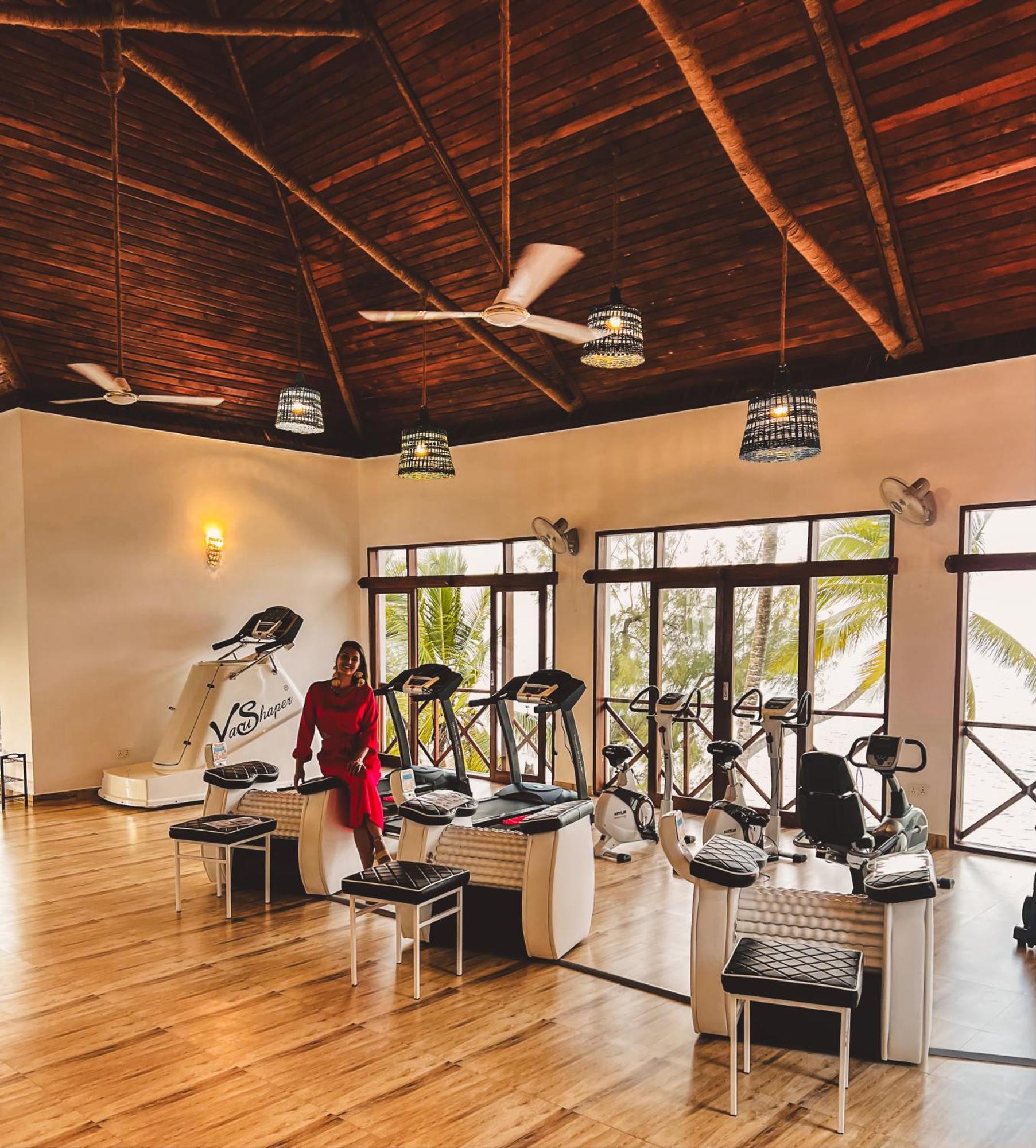 Zanzibella Hotel & Spa キウェンワ エクステリア 写真 The gym at the resort